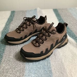 Camel Crown Mountain Men’s waterproof hiking shoes size 9.5 new without tag